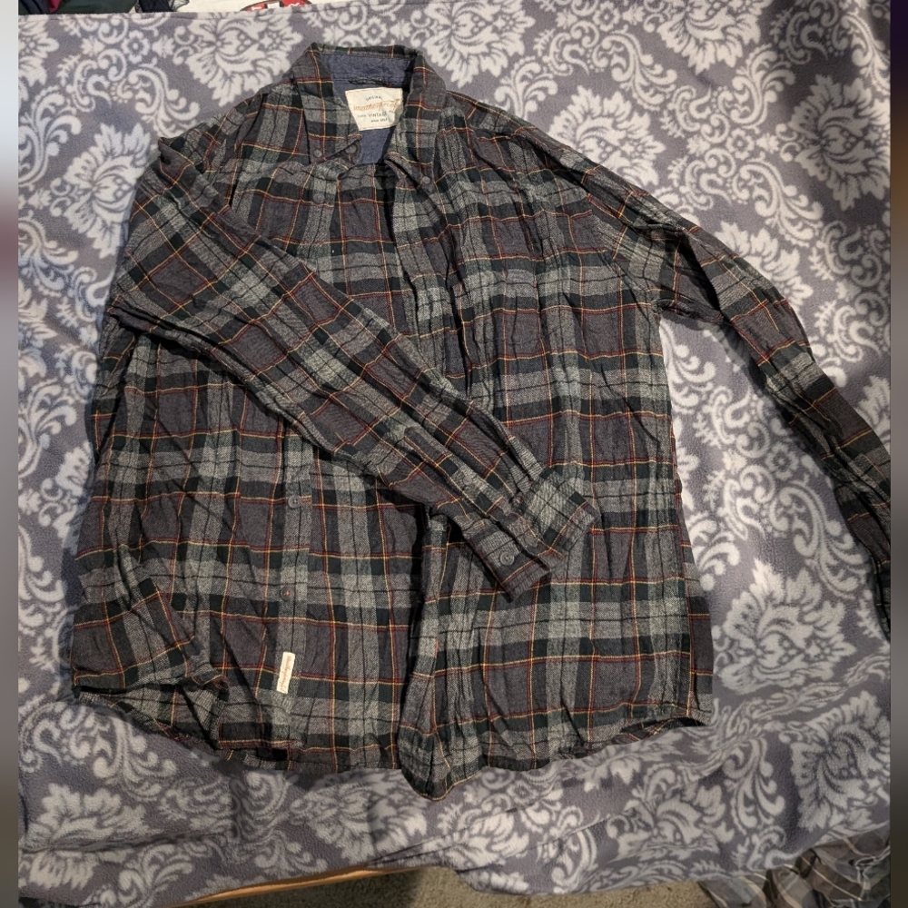 Weatherproof Gray and Black Plaid Button Down Shirt